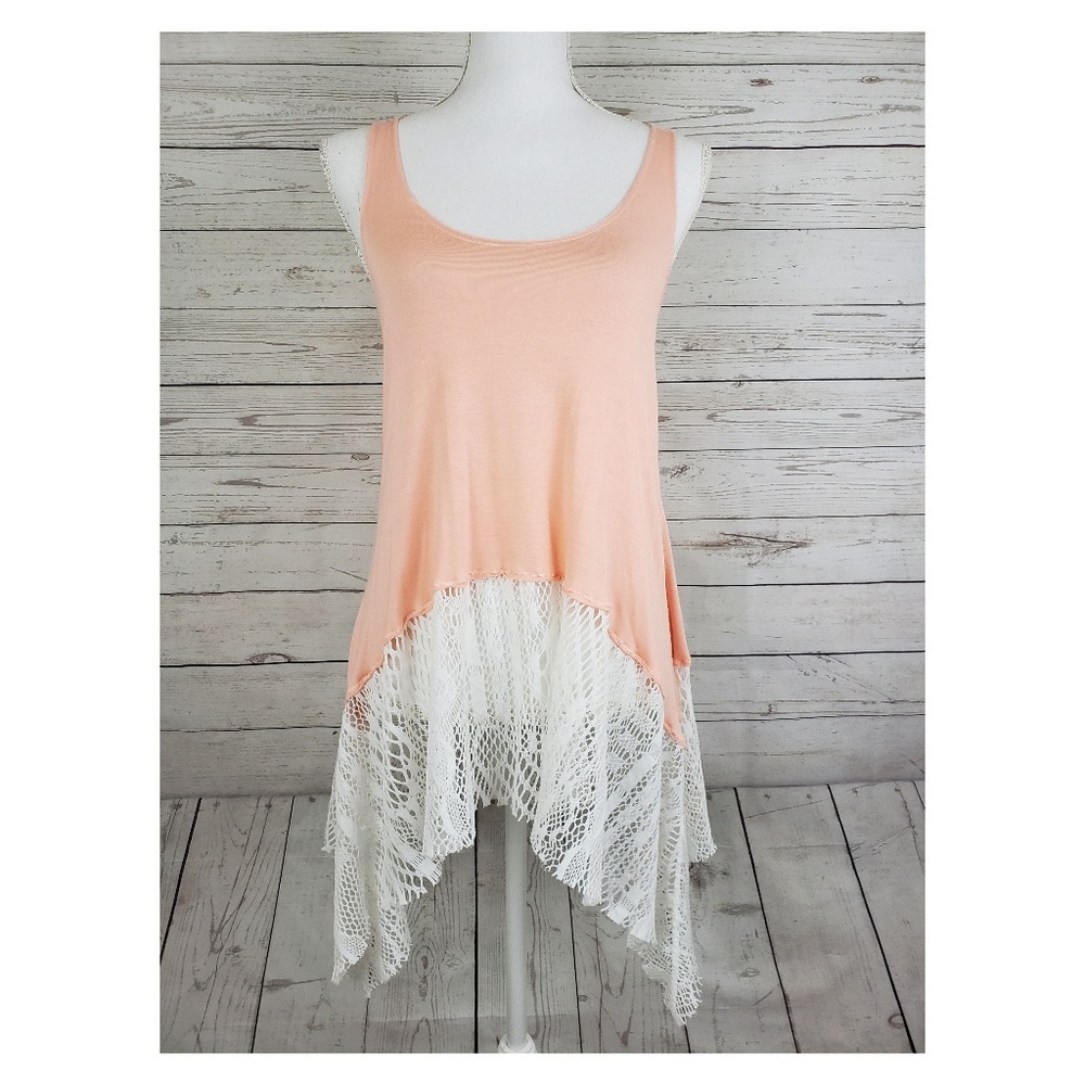 🍍Kenar blush racerback tank with lace bottom